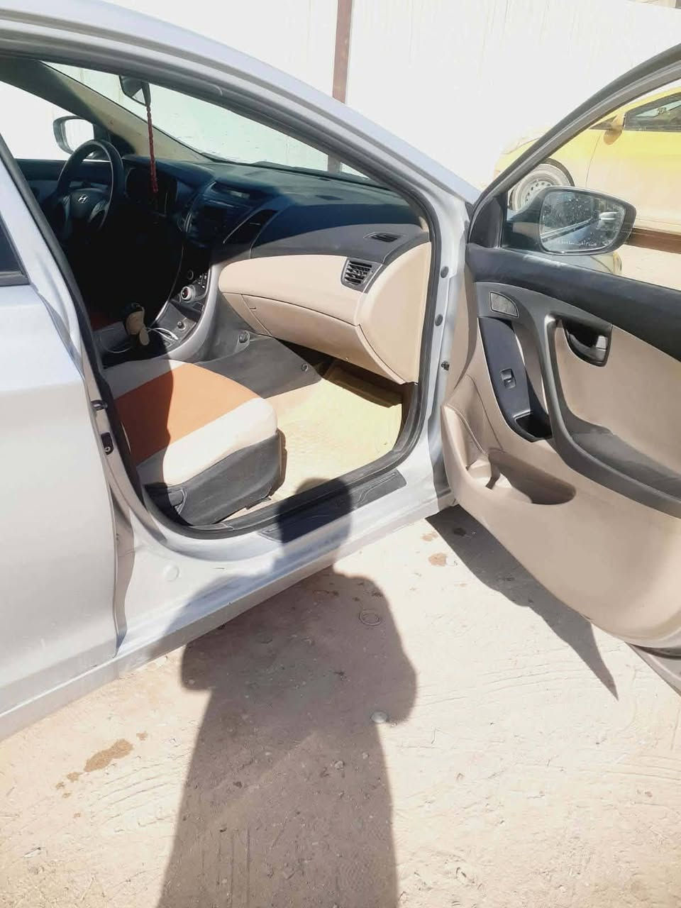 سلام عليكم النتره للبيع مديل ١٦ جاهزه كير ومحرك وحداديه وتبريد وتايرات بيه ٣ قطع بدون دواخل السياره بسمي المكان نجف مناذره السعر ١٠٧وبيه مجال ***********
