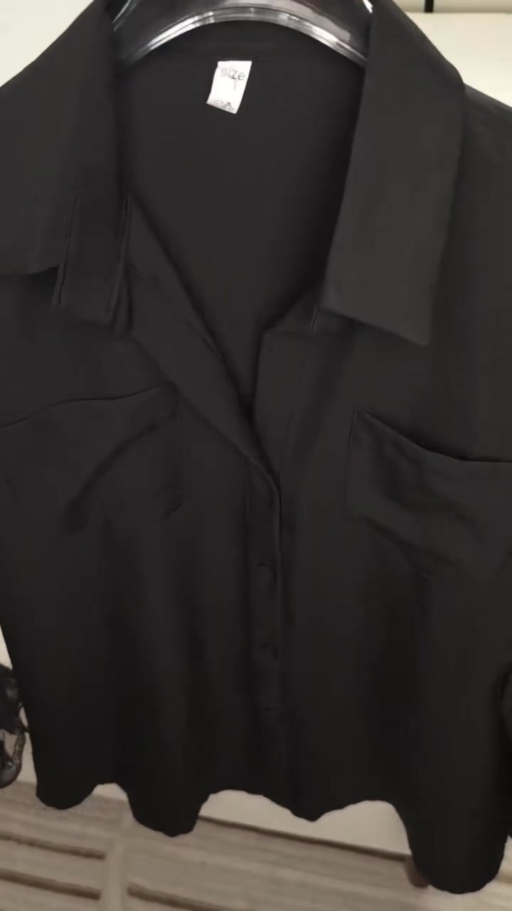 Aram Brand ✨️
سوت جاكيت ردن كيبور معه كيلوت مريح وعملي 
طول الجاكيت 75 SM 
طول الكيلوت 105 SM 
سواد فاحم شرط الفحص
متوفر توصيل 
***********

