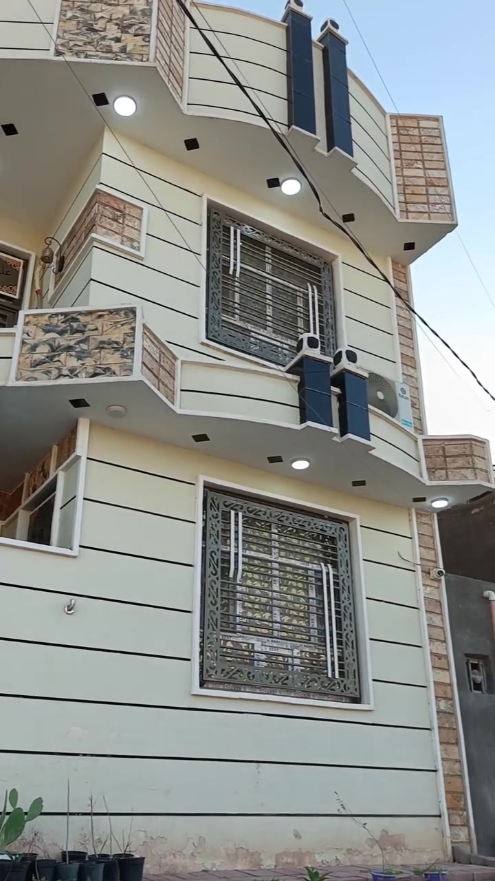 معروض بيت طابقين (في أي بي)المساحة الكلية ١٠٠ متر ١٠×١٠الموقع ((كربلاء المقدسة بل لتحديد بقضاء طويريج خلف السيد أبو هاشم))للستفسار بآدارة الوسيط العقاري الاستاذعلي خلف الشمري( ***********) (***********)للعازم على الشراء من المحافظات العراقية نحن في خدمتكم (ملاحظة) توجد عدة بنايات تجارية بيهن وارد سنوي حسب الطلب وتوجد دوانم أراضي زراعية بمساحات مختلفة حسب الطلب في محافظة كربلاء المقدسة
