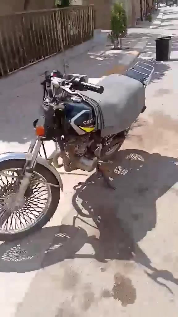 ماتۆڕی ١٥٠ سۆلینک جوان نەرم 
بێ شوخت بێ لێدراو ماڵی دۆستە لە
هەڵەبجەین نرخی ئەم کەرە ڕەشە ٣٠٠هەزارە
***********
***********
