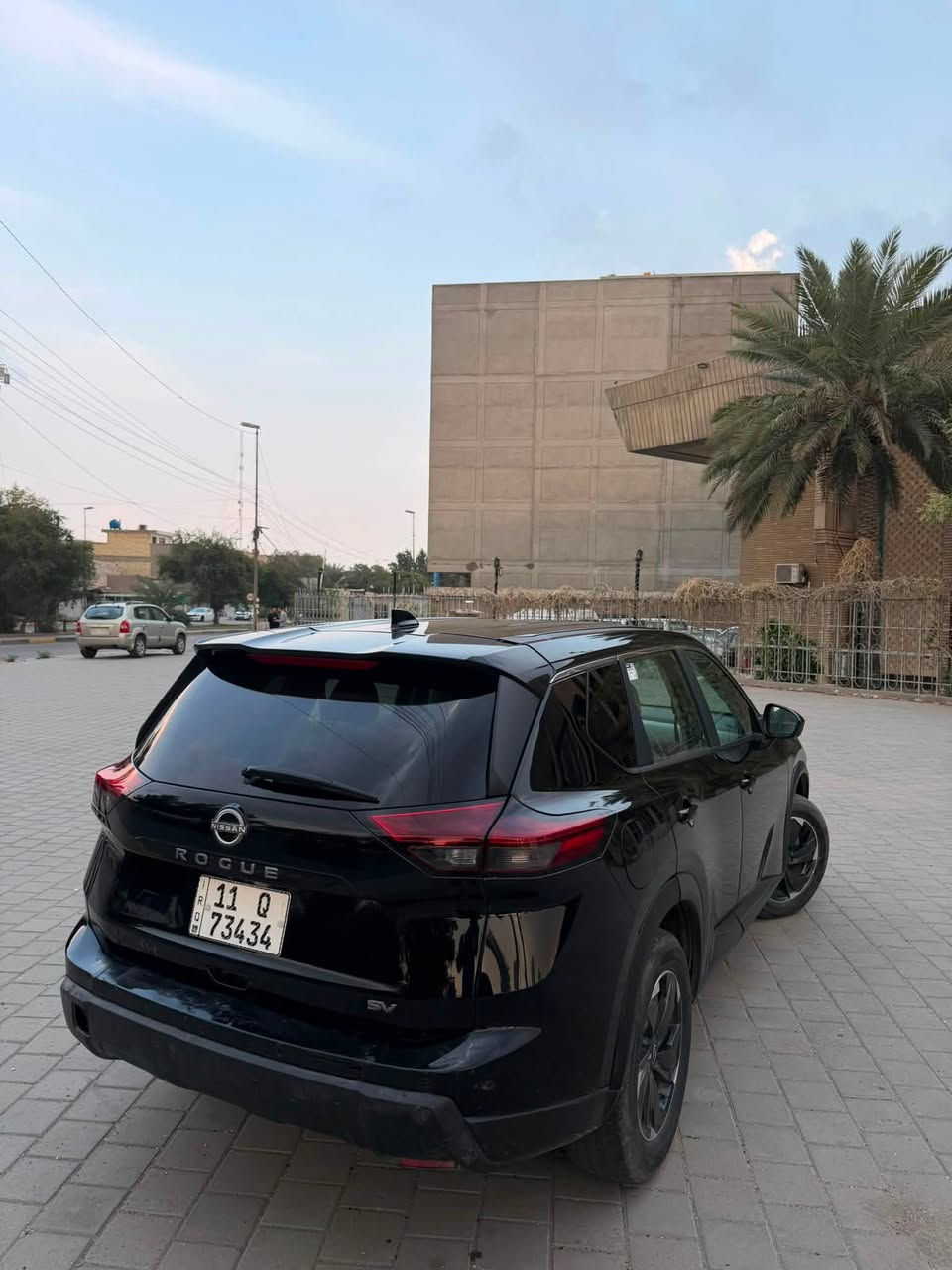 السلام عليكم
نيسان روج SV 2025
وارد امريكي ماشيه 10 الاف فقط 
حادثها خلفي بدون ايرباك صور الحادث موجودة 
رقم بغداد تحويل ثاني يوم 
مكينة 3 سلندر توربو 
بصمة تشغيل
بصمة ابواب 
جنطة كهرباء 
كرسي السائق كهرباء 
اوتو هولد 
مود قيادة 3 
سايد بريك بصمة
فول تحكم ستيرن 
شاشة
كامرة خلفية
حساسات 
رادارات
توقف ذاتي 
داخل لونين 
تشغيل عن بعد 
مواصفات sv المعروفة
السعر 147  ورقة وبيها مجال 
مكان السياره بغداد شارع فلسطين
*********** 
***********
