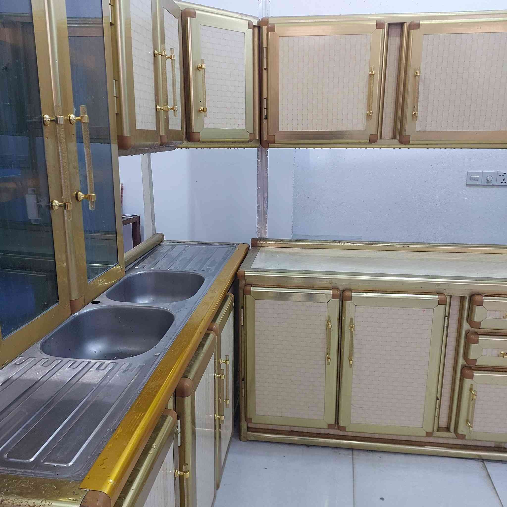 كاونتر تسكام مستعمل ٥امتار نضيف جدا بالحمزه حي الحسين ***********واتساب
