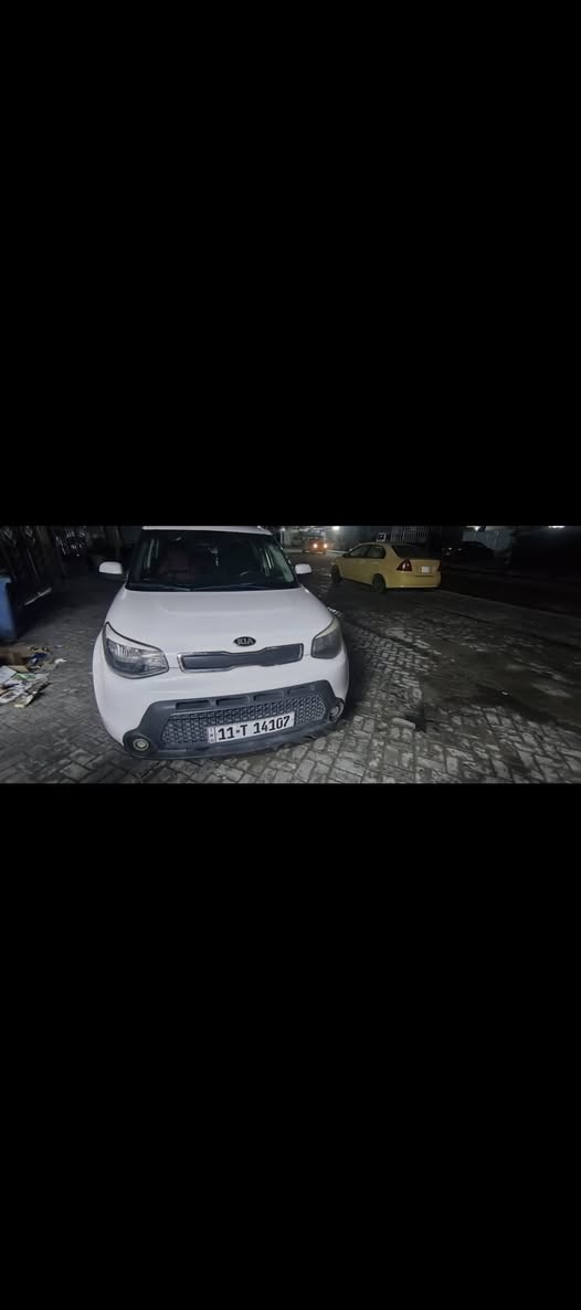 السلام عليكم ... يا الله كيا صول وارد أمريكي موديل 2015 حادثهه من أمريكا تحت قبق  و شويه من ذيل باب الصندوق و بالعراق صبغ باب الصدر إلي امأشر علي بسبب البطش و بخه كد شبر بالبنيد السياره بدون أيرباك بأسمي رقم أنكليزي بغداد السعر 95 للاستفسار *********** يوجد واتساب
