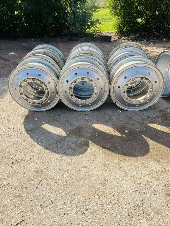 سلام عليكم وياله 24 للبيع جدد بس شد او فتح ما مستخدمات هنكاري 16 السعر 250 الف العنوان ذي قار ***********
