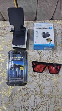 شاحن ايفون • ممسك موبايل • مع موبايل ونظارة