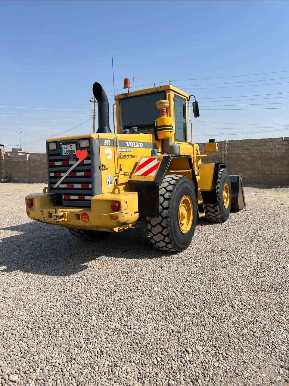 أسلام عليكم فالفو L90D نضيف رقم سنويه 
كل جديد شرط تحويل حصه كاز بيه محرك بيه تبخير بس ماينقص بم نوزلات 
معمرات جديد شرط كير اكسل كلو جديد 
تبريد شرط ثلج ❄️تدفئا شقاله. تخم سنون جديد 
سعر ***********
