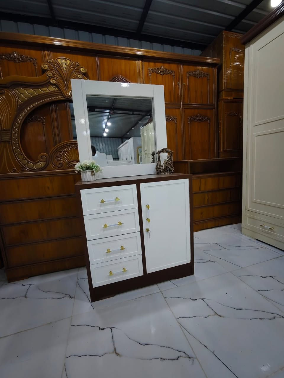 غرفه صاج عراقي جديد ابيض صبغ حراري السعر 750 الف شد ونقل داخل بغداد مجاني محافظات كروه ***********
