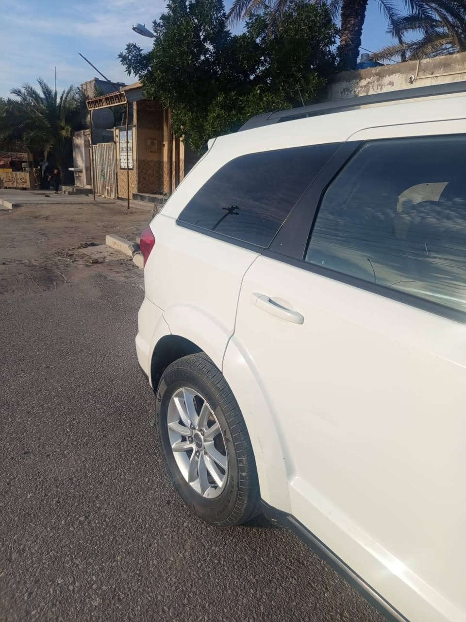 السلام عليكم البيع جورني مديل 2015 رقم ذيقار سياره جديده تخم تاير تبريج شقال سبعة راكب حساسات تحكم ستيرن السعر 120وبيهه مجال المكان البصره القرنه ***********
