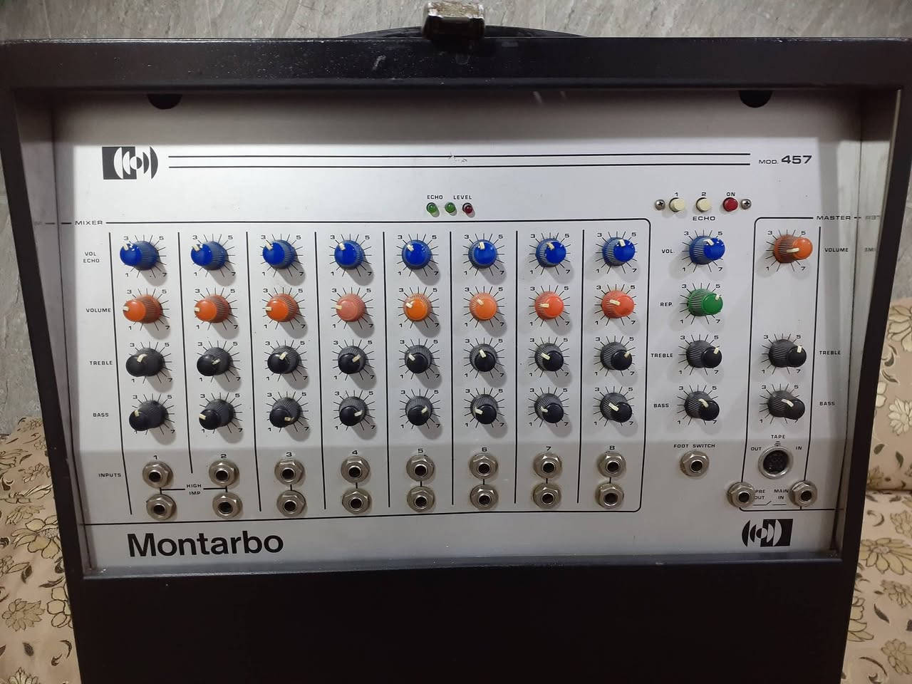 مونتاربو  ايطالي أصلي
جهاز نظيف بلادي 

السعر 325   الف 

***********
