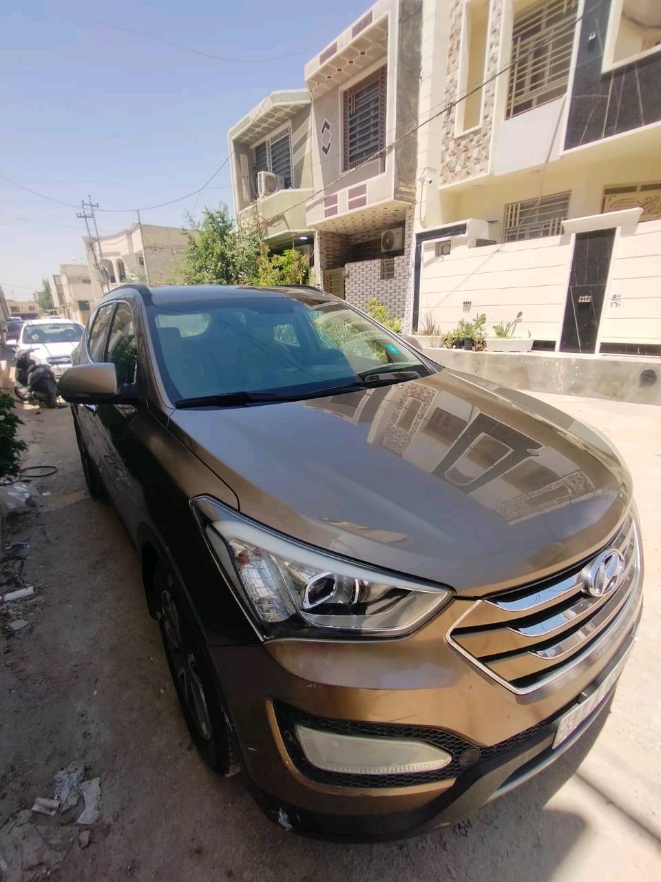 سنتافيا 2015 خليجي 6 سلندر 7 راكب 3 قطع تبريد كشنات جلد رقم بابل جاملغ مصبوغ فقط والباقي مكفول السونار مرفق مع المنشور باسمي سنوية مجددة لل2031   مكان السيارة كربلاء السعر 155 مع المجال 
***********
شنو الفئة/المواصفات بالتحديد للسنتافي 2015؟ يعني GLS لو Limited لو فل فول، وشنو موجود بيها من فتحة/بصمة/كاميرا/شاشة؟: 
خليجي 3قطع تبريد كشنات جلد 6سلندر 7 راكب 
كم ماشية السيارة بالضبط (الكم)؟ وهل المكينه والقير وكالة بدون تبديل أو تصليح كبير؟: 
185
إصلاح الصبغ المذكور شنو مكانه بالضبط، وهل أكو حوادث أو رش/سمكرة غيره؟: 
جاملغ مصبوغ فقط 
ممكن تحدد مكان السيارة بكربلاء بصورة أدق؟ وشنو أقل سعر نهائي إذا الشاري جاد؟: 
سعر نهائي 148 كربلاء حولي ابو مهدي المهندس 