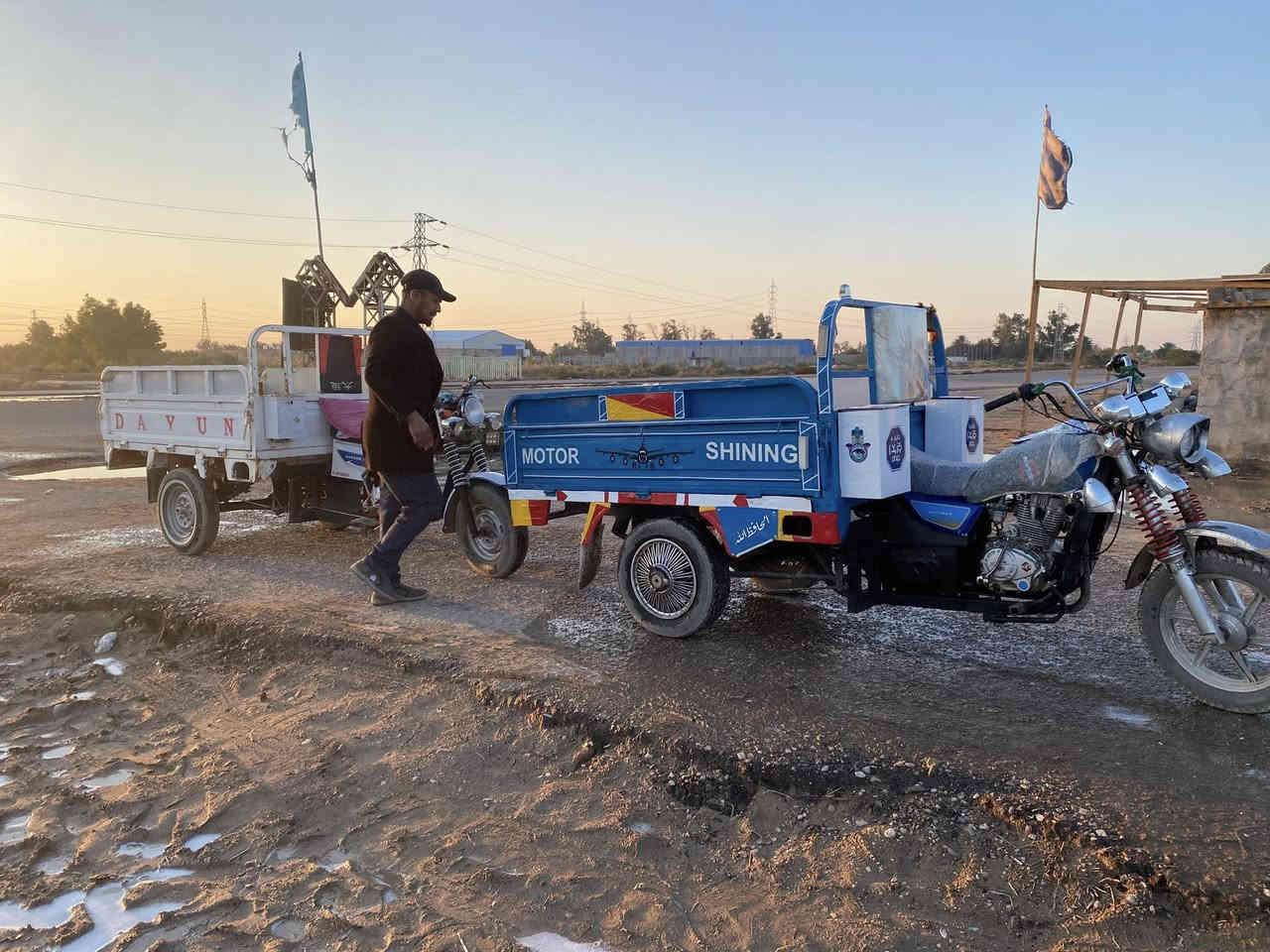 السلام عليكم ستوتات ٢ للبيع الزركه ب مليون و٤٠٠ والبيضه بمليون و٦٠٠ اوراق اصولي البيض محرك كارتون ماعوزهن اي شي وهاذا رقمي ***********
