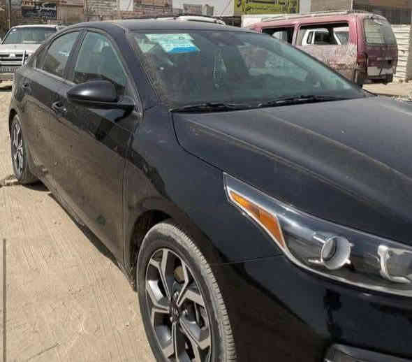 السلام عليكم
فورتي 21 كير مكينه حداديه تبريد كله مكفول 
رادار امامي 
قيادة ذاتيه 
تحديد مسار 
شاشه كبيره 
مكينه 2000 دوش 
كير CVT يعني اقتصاديه فول بالبنزين
سياره ماشيه 74 ميل سياره جديده بمعنى الكلمه 
سنويه بأسمي 
وحادثه مرفق بالصور من امريكا 
السعر 137 وقابل للتفاوض 
للاستفسار:-  *********** بي واتس اب
