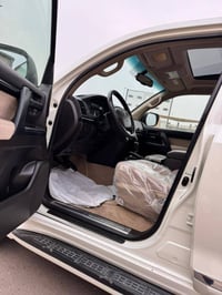 لندكروز • V8 • ٢٠١٠