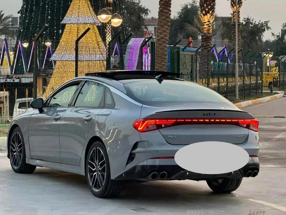 🔥 فرصة قوية – سيارة بسعر كاسر للسوق 🔥
🚗 KIA K5 GT 2500 TURBO – موديل 2022  
أعلى فئة | محرك تيربو قوي

لون أسمنتي مميز يخلي السيارة شكلها رياضي وفخم.

📍 الموقع: كربلاء  
📄 رقم بغداد  
✍️ باسمي هزه  
🪪 سنوية جديدة

⚠️ ملاحظة: السيارة حادث (موضح بالسونار بكل وضوح)

⭐ أبرز المواصفات:
• بصمة أبواب + تشغيل عن بعد  
• شاشة كبيرة + داخلية جلد ملكي  
• رادار أمامي / جانبي / خلفي  
• بريك طوارئ + حساسات خلفية  
• هاند بريك بصمة  
• ميموري كشن  
• تبريد وتدفئة كشنات  
• Auto Hold للتوقف الإلكتروني  
• 4 وضعيات قيادة (Sport / Smart / Eco / Normal)  
• كزوز رياضي بثلاث أصوات  
• سياقة إلكترونية + تحديد مسار  
• مواصفات كثيرة غيرها

💰 السعر: 157 ورقة فقط  وقابل للنقاش
⬇️ يعتبر من أرخص الأسعار بالعراق من الشمال للجنوب  
💬 قابل للنقاش للجادين

📞  للمعاينة أو الاستفسار خاص أو اتصال واتساب
*********** 
***********

🚀 سيارة رياضية + فخمة + سعر فرصة… اللي يعرف سوق الـK5 يعرف قيمته
