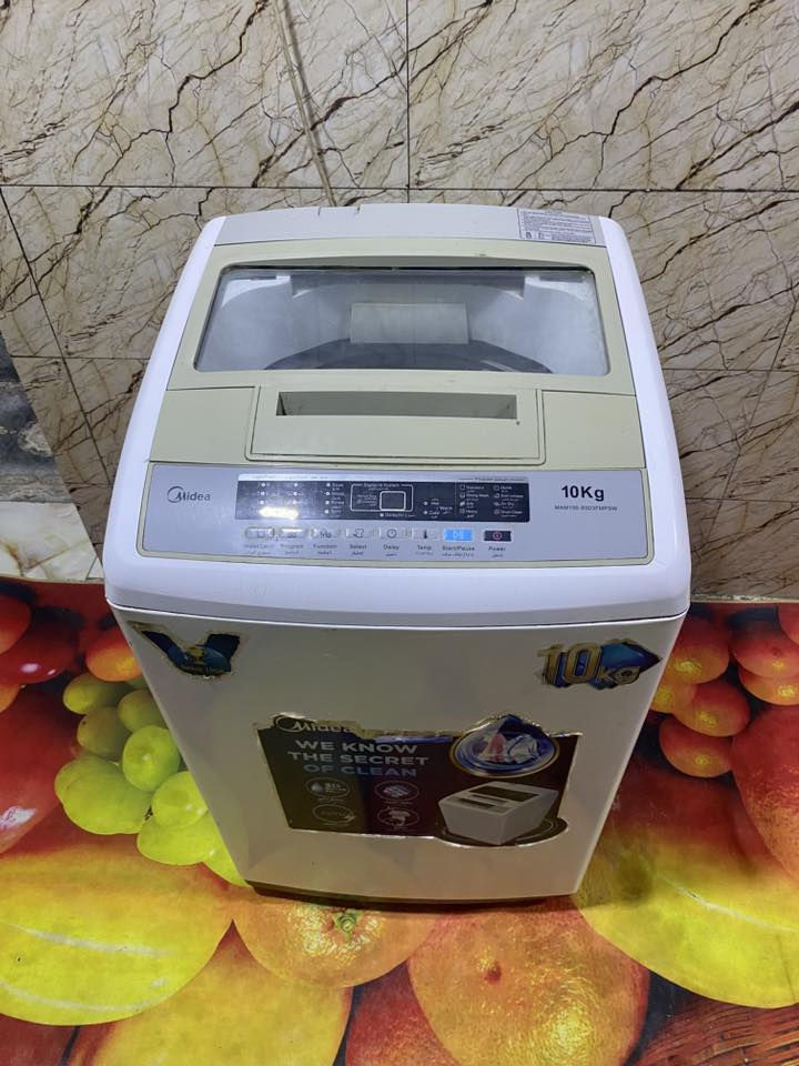 سلام عليكم غساله اوتماتيك الغساله شوفت العين نضيفه وشغاله بيه بس البروانه السعر 100 رقمي ***********
