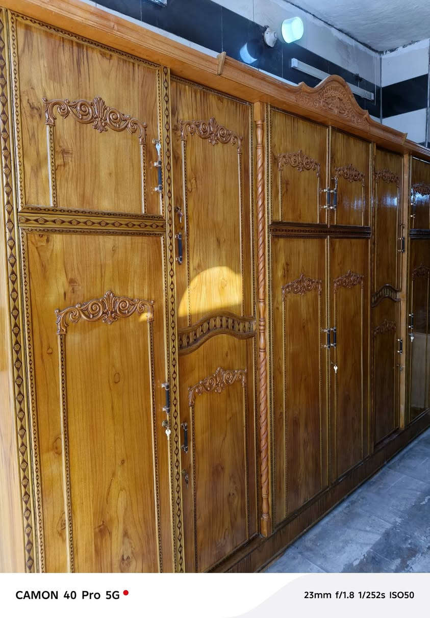 غرفة ٦باب ملحق جديدة غير مستخدمة شغل وسط زاوية كنتورية برتفاع الكنتور كاملة سعر ٩٥٠ ألف بس يوجد توصيل مكان بغداد فلكة حي النصر ***********
