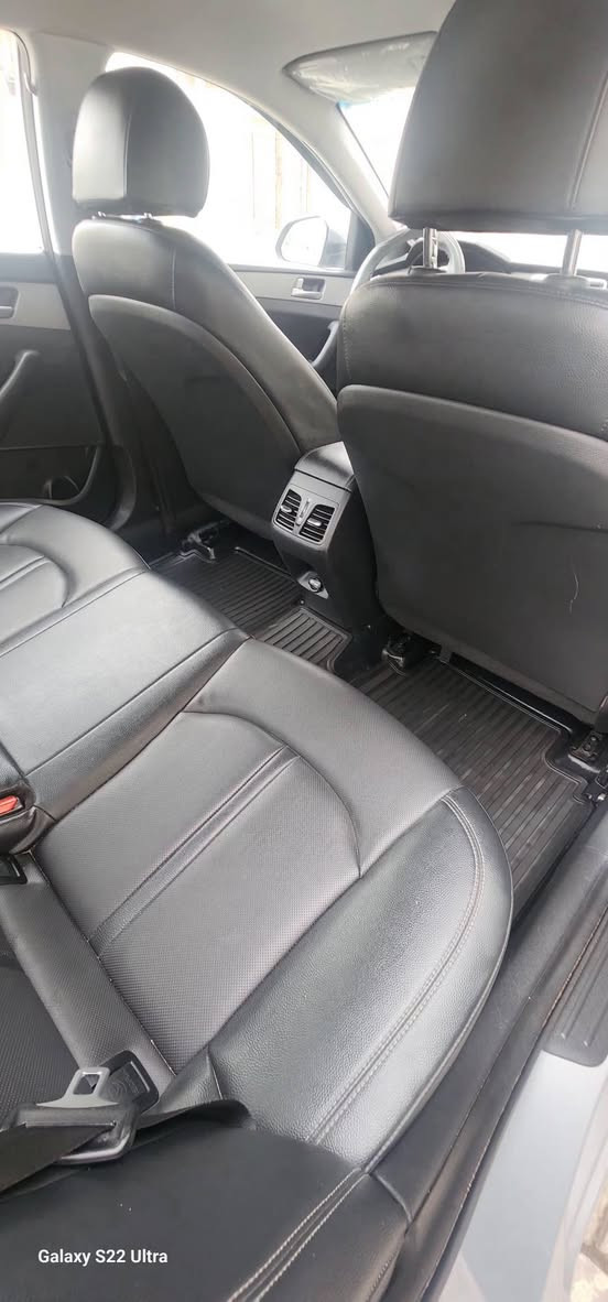 سوناتا وارد كوري كفاله..بصره حره تحويل..
بصمه.. شاشه.. كشن كهربائي.. تدفئه وتبريد. 
السعر 192
***********
