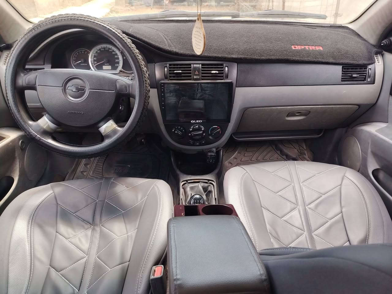 اوبترا للبيع موديل 2005 رقم نينوى شرط التحويل گير عادي تبريد شغال كامرة شاشة تايرات جدد محرك شرط 
كابون بانزين 

***********
