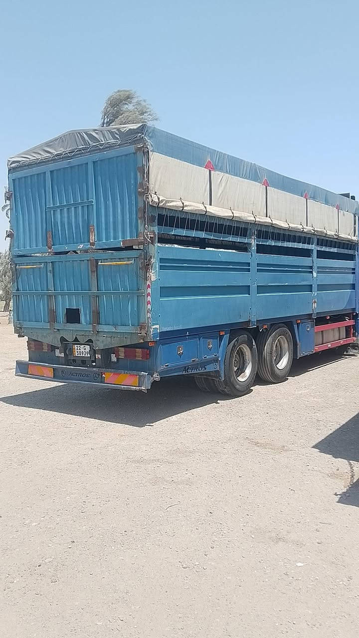 سلام عليكم بدي للبيع
حمداني تفصال لجرف 
بريص 480 طول 750
جادر صيفي وجادر مطري
بدي جديد مطبخ ثلاجه داير كله نضيف
***********
***********
