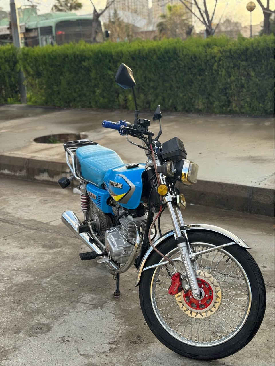 تايكر 23
الدراجة تخبل ونظيفة 4كير مكينه كبس ممفتوحة 

منفيس 

كهربائيات كلها شغالة اي نقص مابيها الدراجة 
سعرها 500وبيها مجال الي تعجبة يتفضل خاص السليمانية, العراق


**إذا كنت صاحب هذا الإعلان وتريد حذفه لأي سبب، رجاءا أرسل رسالة إلى الدعم الفني**