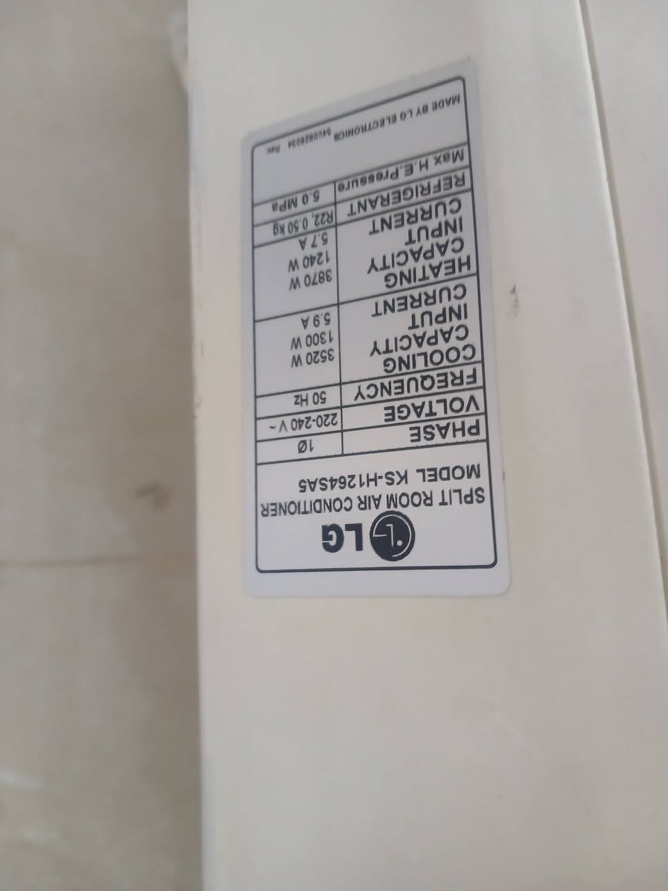 للبيع
سبلت طن عدد ٢ للبيع بدون بواري جاهزه 
السبلت كدامك مامشتغل فقط متروك
داخليات ثنين lg
خارجيه lg
وخارجيه AUX
سعرهم قفل ١٢٥ 
لتواصل ***********
مكاني بغداد الغزاليه
