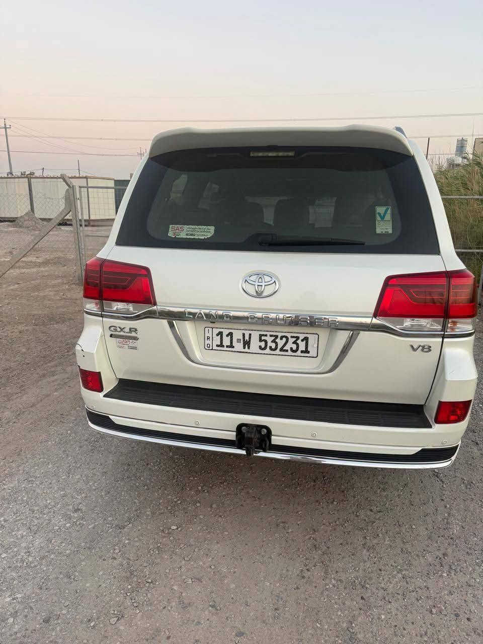 🚘 للبيع – تويوتا لاندكروزر GXR موديل 2019  

ساز أصلي – فول مواصفات – هيبة الطرق وفخر الصناعة اليابانية  
رقم بغداد جديد (دولي)  
السيارة باسم المالك – تحويل ثاني يوم  
سنوية جديدة  
مكفولة كفالة عامة من الصبغ والتبديل البارد  
ماشية فقط 104 ألف كم  

المواصفات الداخلية والخارجية:  
تشغيل بصمة + بصمة أبواب + تشغيل عن بعد  
إشارات ترحيبية  
فتحة سقف سلايد  
مرايا شفط + مرايا قلاب كهربائية  
كشنات جلد أصلية + كهربائية (حركتين/ثلاث حركات)  
تصعيد وتنزيل الجام عن طريق الريموت  
دبل ماوس  
8 وسائد هوائية (Airbags)  
جنطة كهربائية ذكية  
3 مناطق تبريد + ثلاجة  
محرك V8 سعة 4600 سي سي  
إشارات مرايا لكزس  
شاشة أمامية + شاشات خلفية  
كاميرا 360° دوارة  
حساسات أمامية وخلفية  
مطفأة حريق  

📞 للتواصل اتصال مباشر: ***********  
💵 السعر المطلوب: 490 ورقة  

#تويوتا #لاندكروزر #LandCruiser_2019 #سيارات_العراق
