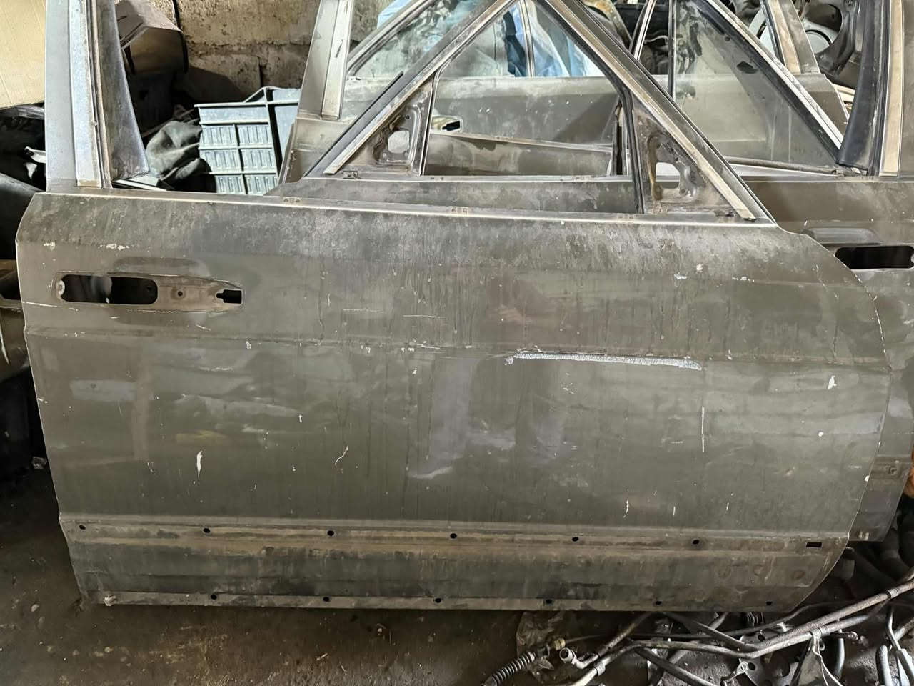 ٤ بوب و بنید ( ٥ قطع)مرسدس رئاسی
300 SE 1990
بدون حادث
سعر ٥ قطع ١٥٠ الف دینار فقط
موجودات باربیل
خابر اذا شرای
*********** أربيل, العراق
