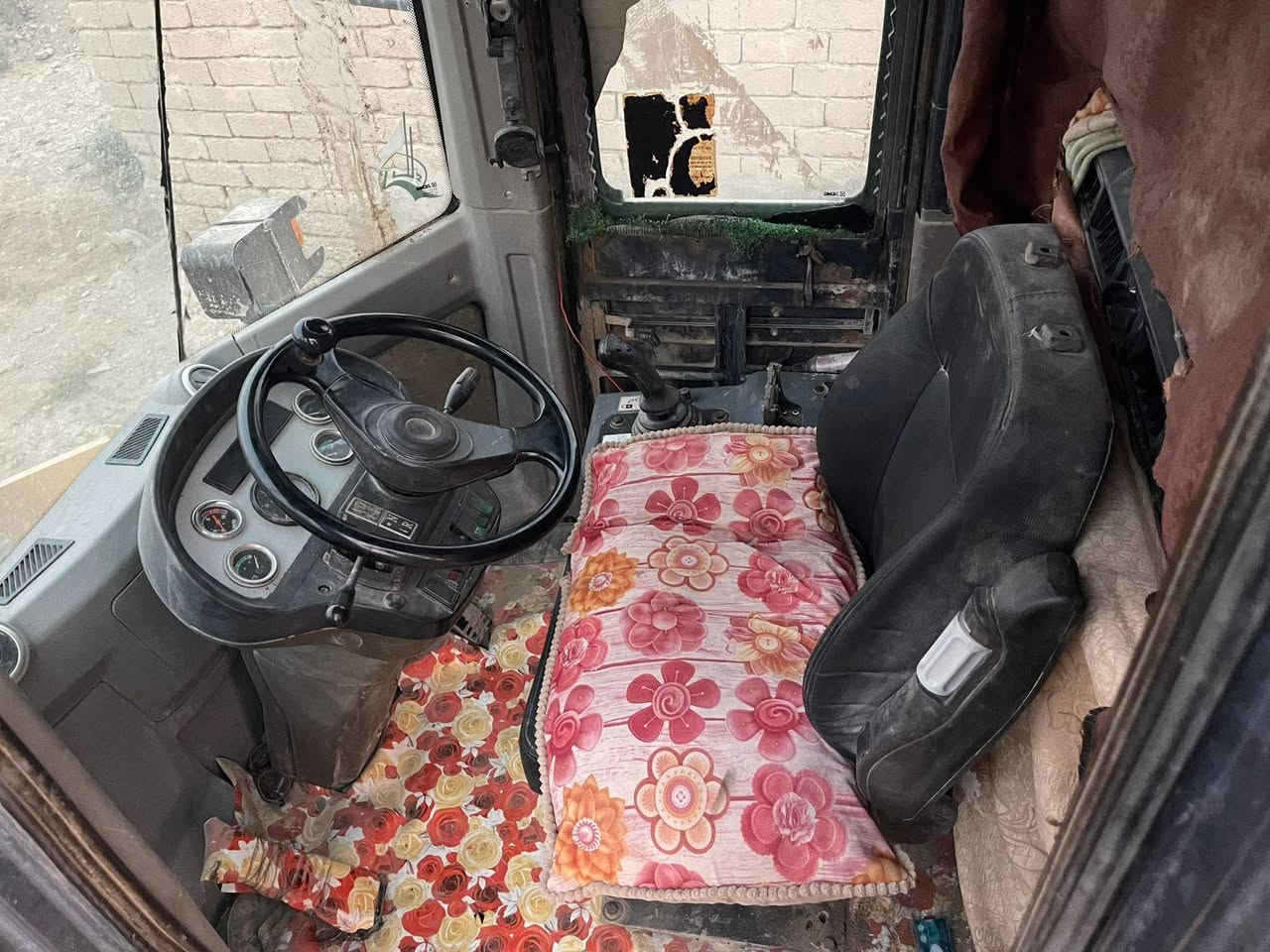شفل زت يل موديل 12  الحجم 48شفل جاهز من كلشي تبريد ثلج محرك كير كلشي جاهز ما ناقصه برغي سعر 230 شراي يتصل ***********
