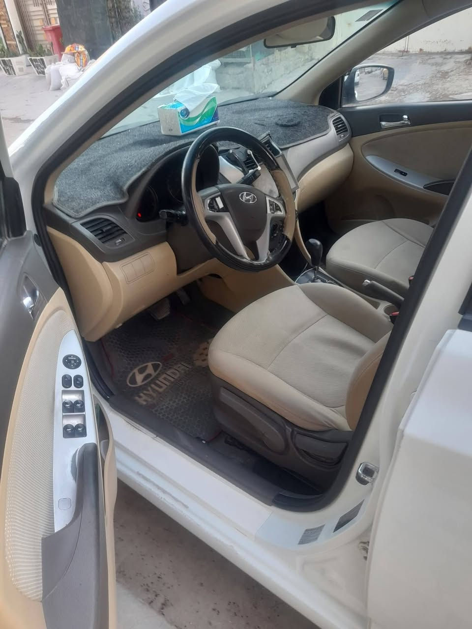 سياره اكسنت خليجي ٢٠١٤ فول مواصفات فتحه شاشه كامره تحكم ستيرن إشارة مري بدون صبغ فقط كارت صبغ جوه الرقم الخلفي محرك ١٦٠٠ دبل قطره السعر ١٠٧ مكاني بغداد شهداء البياع ***********
