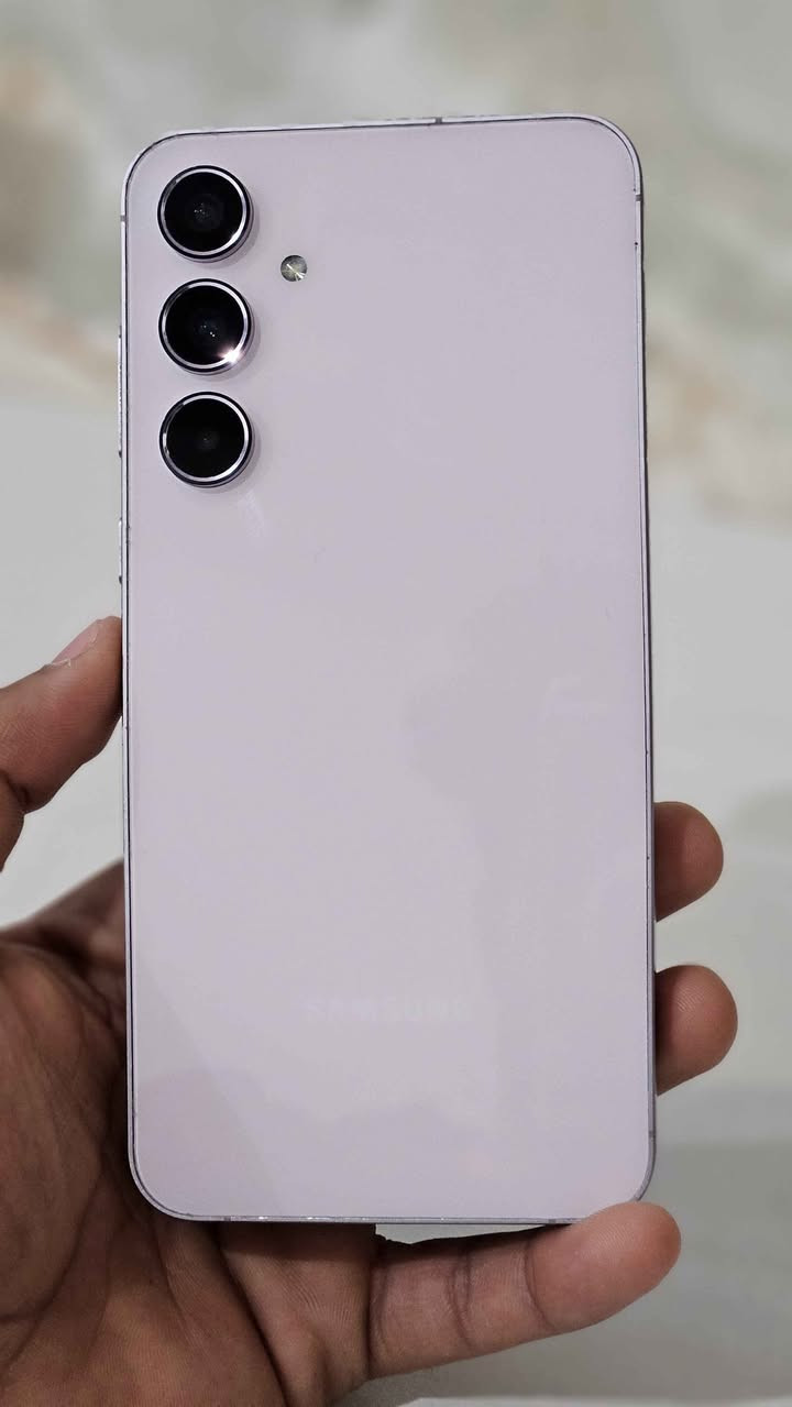 سامسونك كلكسي 5G- A55 ذاكره 256 بدون ملحقات بس الجهاز والشاحنه 
استخدام جدا قليل النجف, العراق


**إذا كنت صاحب هذا الإعلان وتريد حذفه لأي سبب، رجاءا أرسل رسالة إلى الدعم الفني**