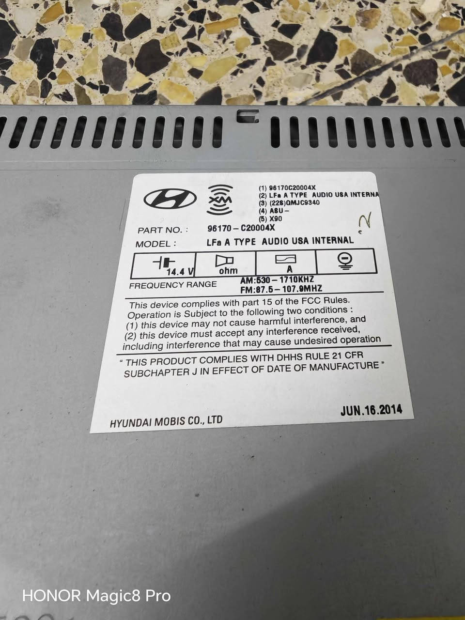 السلام عليكم
مسجل سوناتا 17 اصلي اخو الجديد مع العطر 
شرط العمل فتحتة من السيارة بدلت شاشة 
خلي سعر يرضي الله و ما نختلف 
مكاني بغداد الجديدة 
*********** Colombo, Sri Lanka
