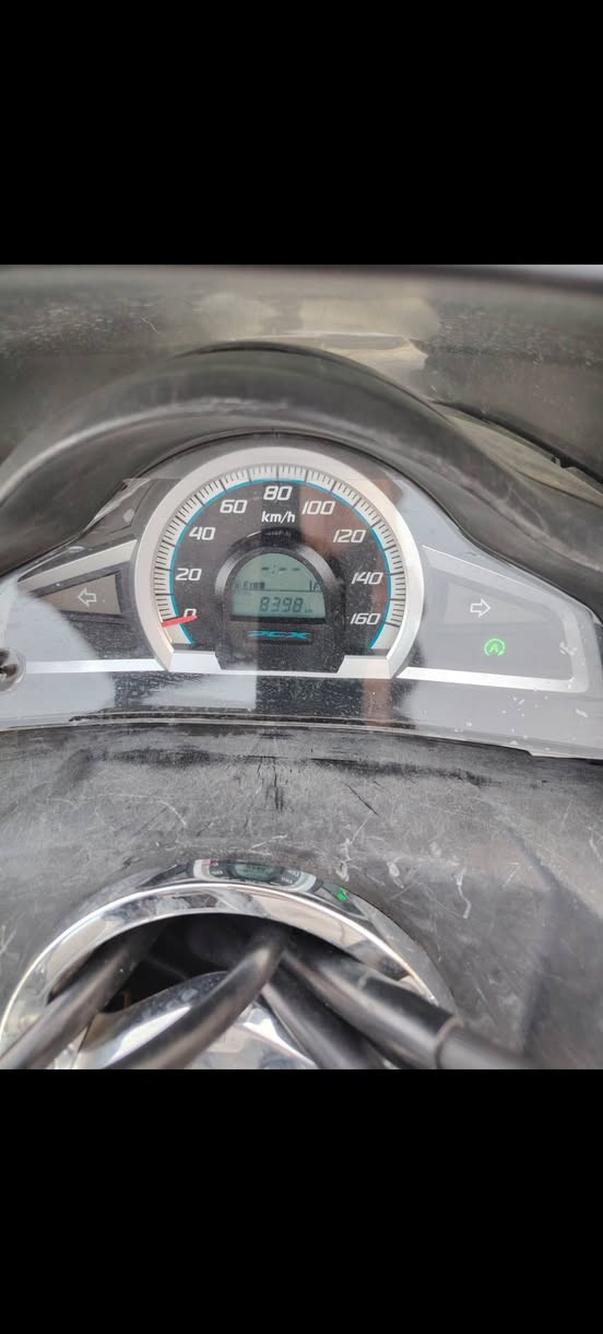 السلام عليكم مكلف بالنشر بي سي اكس اكس مرقمه هسه رقم انكليزي
ماشيه ٨ الف حقيقي
جي اف 
اتصال ع رقم ***********
