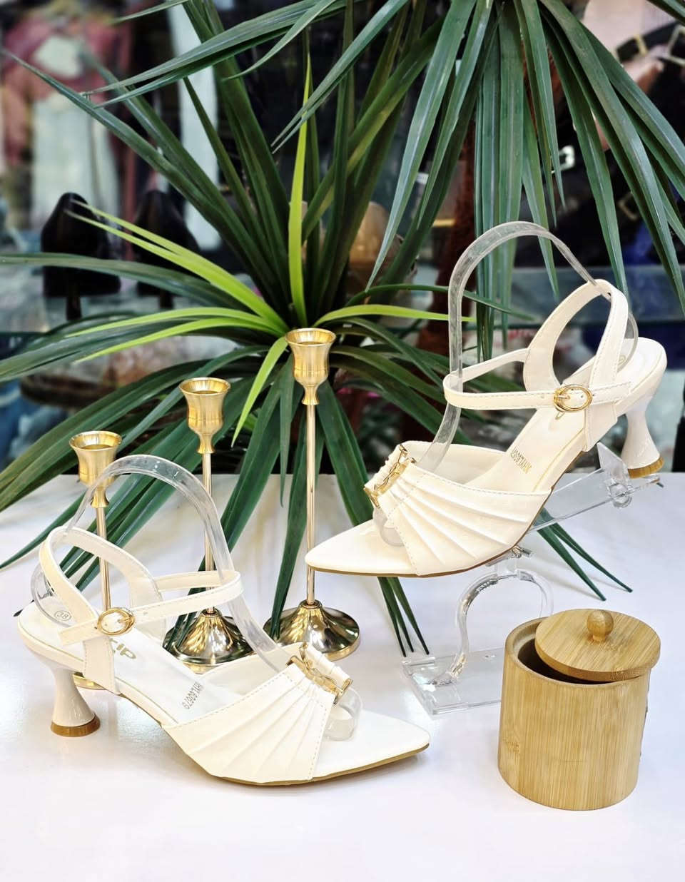 كعب ارتفاع 5 سم
السعر 17 الف فقط
37-38-39-40-41


**إذا كنت صاحب هذا الإعلان وتريد حذفه لأي سبب، رجاءا أرسل رسالة إلى الدعم الفني**