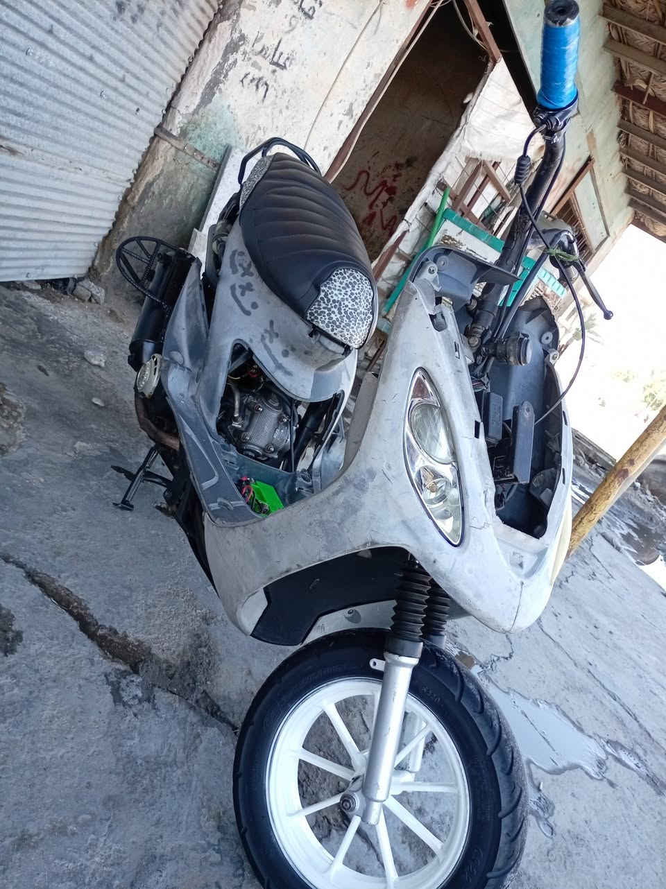سلام عليكم شباب ماطور تعمير كله جديد شلعه ومعدل تبطنش بكانه تاخذه تترحملي والله صالي يومين من عمرته كلجات جدد  أول فتحه أله 55 ألمطور احله من صور بهواي والله حواضن وقبق هندر وكلجات وسبايدر كله جديد ماكو شي بي مو جديد مكاني نعمانيه خاص موجود ***********
