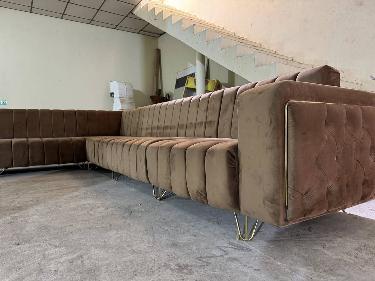 قه نه فه ي ئيل (10) نه فريه شتيكي زور تايبت شتيكي
زور زور جوان بي عيب هيج كيشي نيه نأو نيشان كه لآر 
ناو مزاد خانه كونه كه پشت مكتب ليلا قاسم 
(پيشانكاي هاوكار زه نكنه) هه ر به ريزيك ويستي تليفون
به كات به م ژماريه توش جيت هه يه بوم به نيره 
(***********)
