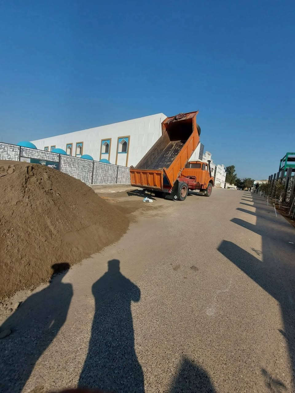 سلام عليكم متوفر زميج (حديقه +اشتايكر )درجئ اولا نضافه وحمل فول واصل لكل مناطق بغداد بسعر انسب/اتصال (***********) بيك خير وتدلل
