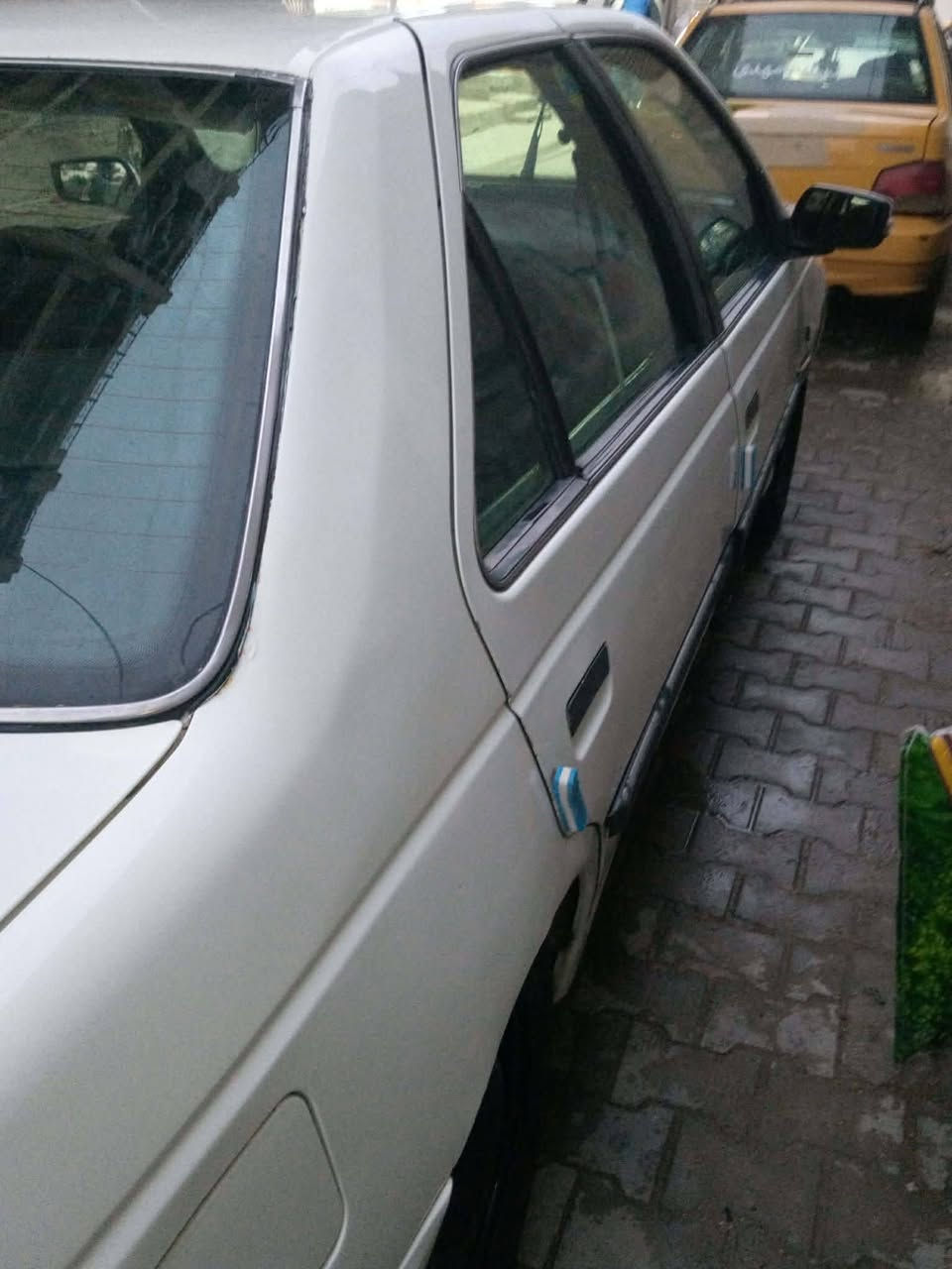 على بركة الله تعالى سيارة بيجو بارص مديل ١١ السيارة بسمي مشروع وطني  تحويل الثاني يوم السياره كشرتها حلوه واحله من الصور بيها شغلات بسيطه السعر ٤٢ وبيها مجال حك الجيه *********** مكاني بغداد
