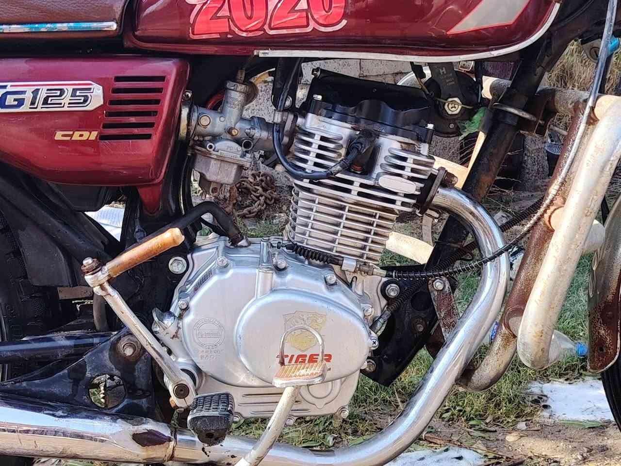 السلام عليكم للبيع دراجه تايكر سونك 4 كير  موديل 20 دراجه نظيفه محرك مكفول كهربائيات كله شغاله مابيه اي نقص أوراق اصوليه كارتونيه ومنفيس مامكمركه بدون كمرك ماتترقم السعر 350 وبيه مجال للطيبين المكان بغداد المدائن سلمان باك الاستفسار أكثر الاتصال على *********** متوفر واتساب ولي ماعاجبه السعر لا يعلق ويكسر بحلال العالم
