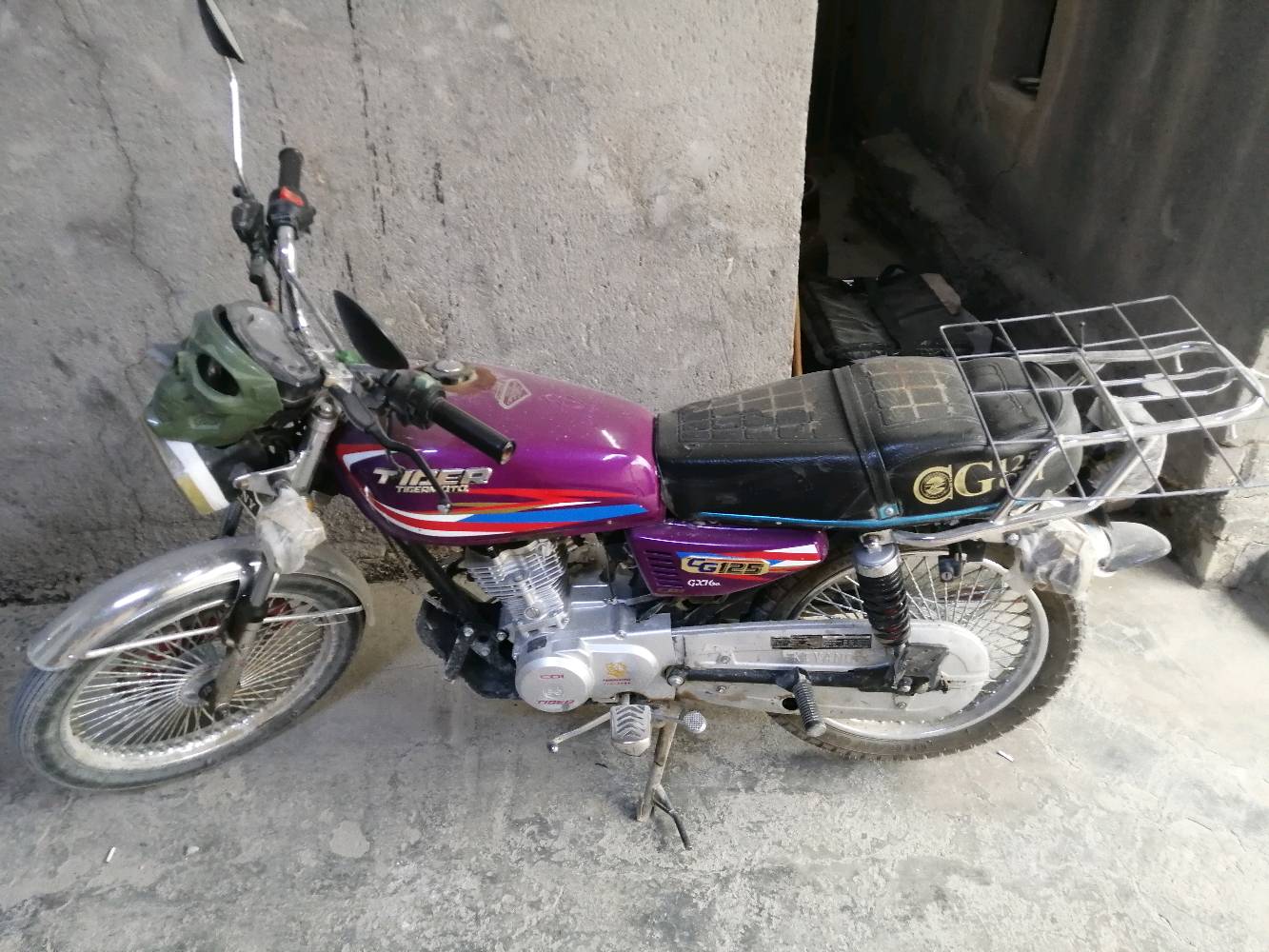 دراجه تايكر موديل 24 محرك ممدوده عليه اسبانه وانضف واحلئ من الصوره
اوراق اصولي مكفوله من كلشي 