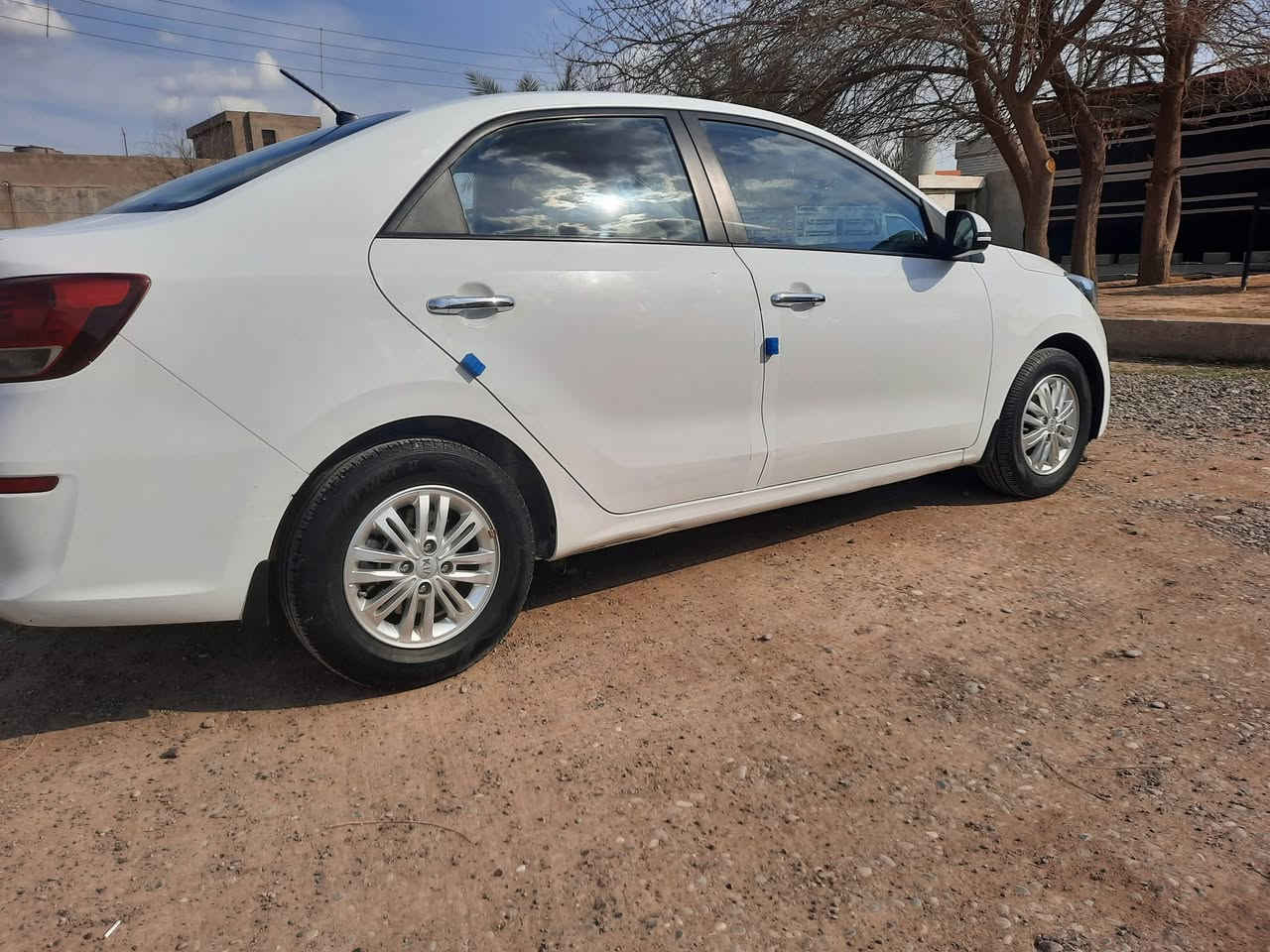 اسلام عليكم
للبيع كيا ريو بيكاس خليجي موديل 2020 ماشيه 72 km
بدون صبغ رقم صلاح الدين دولي باسمي تريد وكاله او تحويل سياره نضيفه وجاهزه كلها شرط السعر 117 وبيها مجال 
***********
