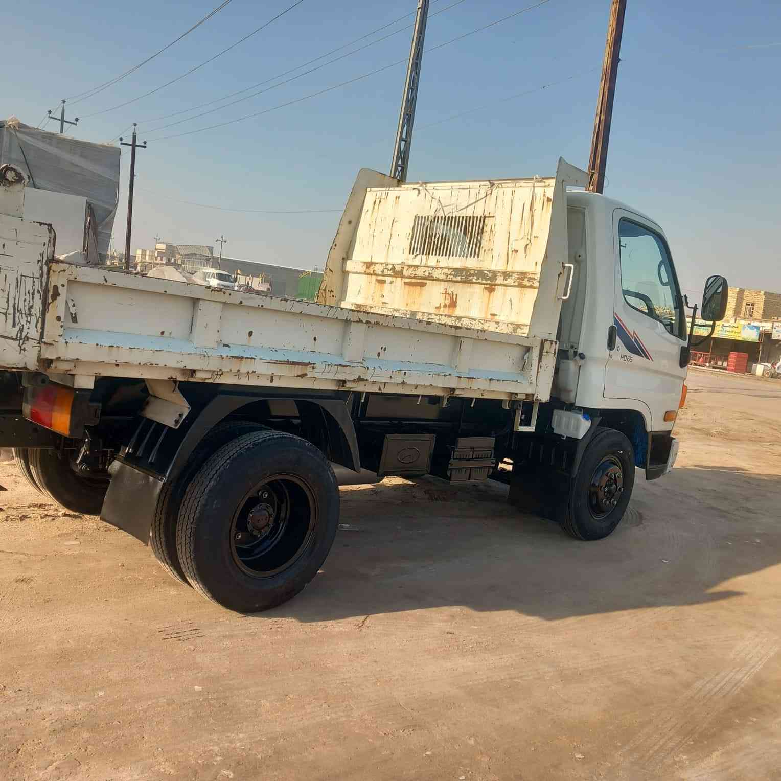 سلام عليكم للبيع كنتر هونداي 2017كفاله عامه من شاصي بدي قماره ماشيه 124رقم بغداد دولي تحويل مباشر مكينه 4000مكان ناصريه سعر 280$الاتصال ***********
