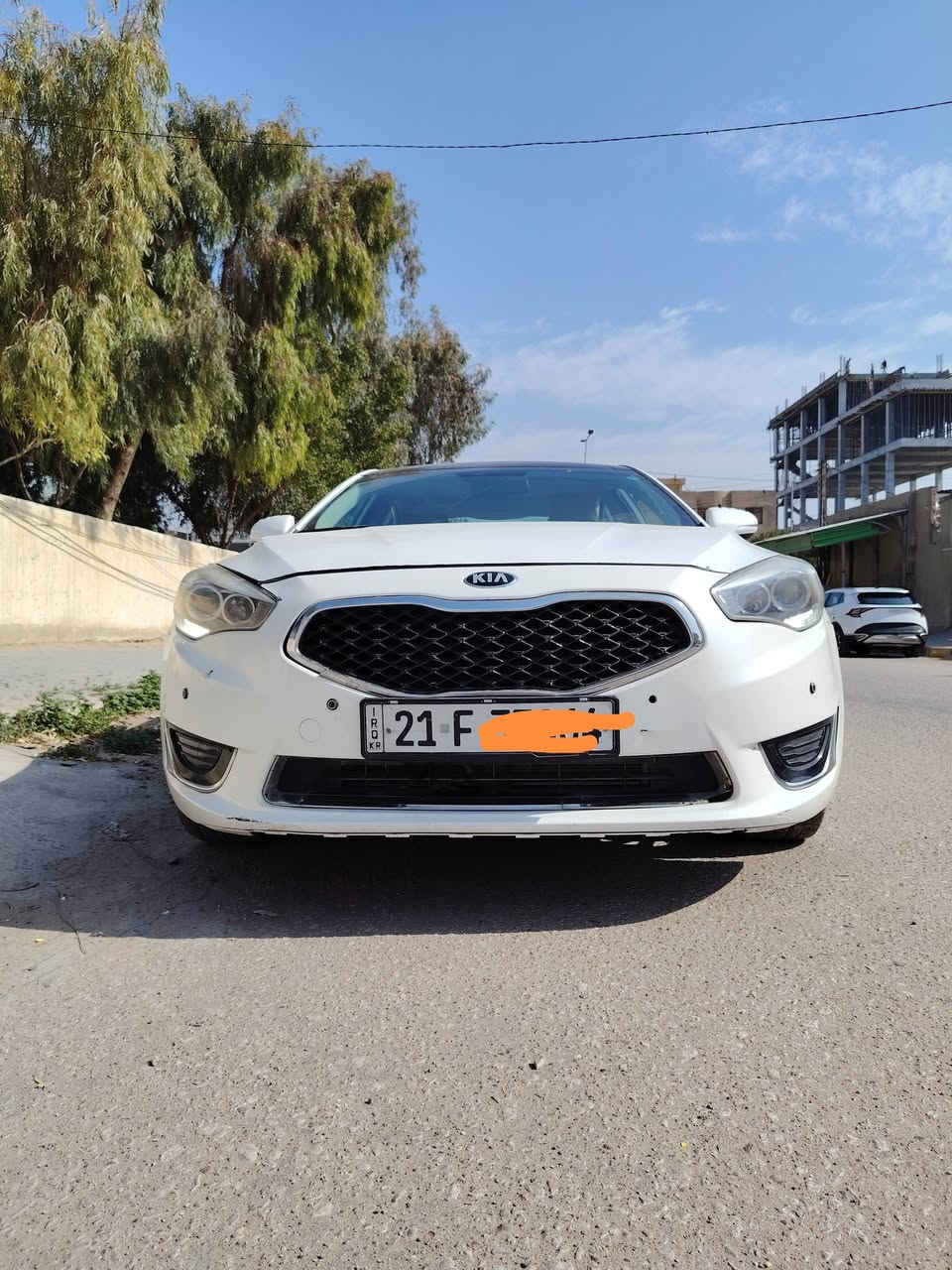 السلام عليكم كيا كادنزه للبيع  موديل 2014فول موصفات واحد عل واحد معرفه موصفاته خليجي  حداديه جديده تخم تاير باتري جديد سايد بريك بصمه ابواب بصمه شفتات ستيرن رياضي لايت زنون سياره بسمي تحويل ثاني يوم بيه شبر صبغ بل جاملغ وطرف البنيد بدون معجون بس رشوالباقي كفاله السعر135 وبيه مجال عنوان كربلاء ***********
