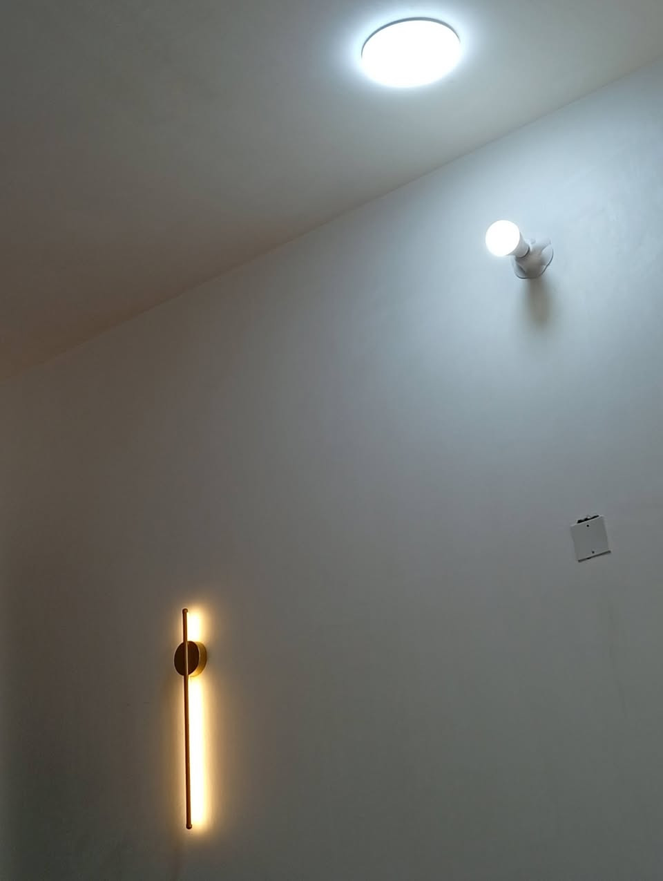 جانب من اعمالنا الكهربائية 
ومن الله التوفيق 
هـ ***********
