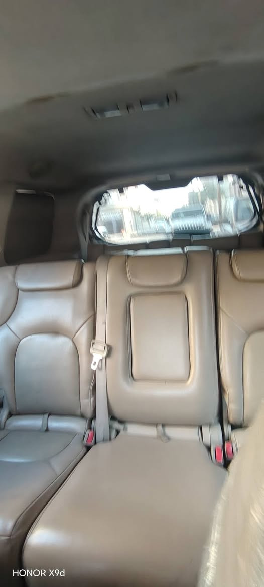 سلام عليكم
من رخصه الادمن 
باثفندر 2008 وارد 
مكفول من الضربه والصبغ
رقم بغداد موجوده بلبصره 
مواصفات معروفه 
فتحه جلد لون بيجي 
كلشي بيها ع وضع البلادي
ماشيه 162 الف 
مكينه بدايه تبخير 
بيع او مراوس باعلى منها 
سعر 90 بيها مجال قليل 
متواجد ع النت 
هاتف *********** 
صور السياره بدون ما اغسلها
