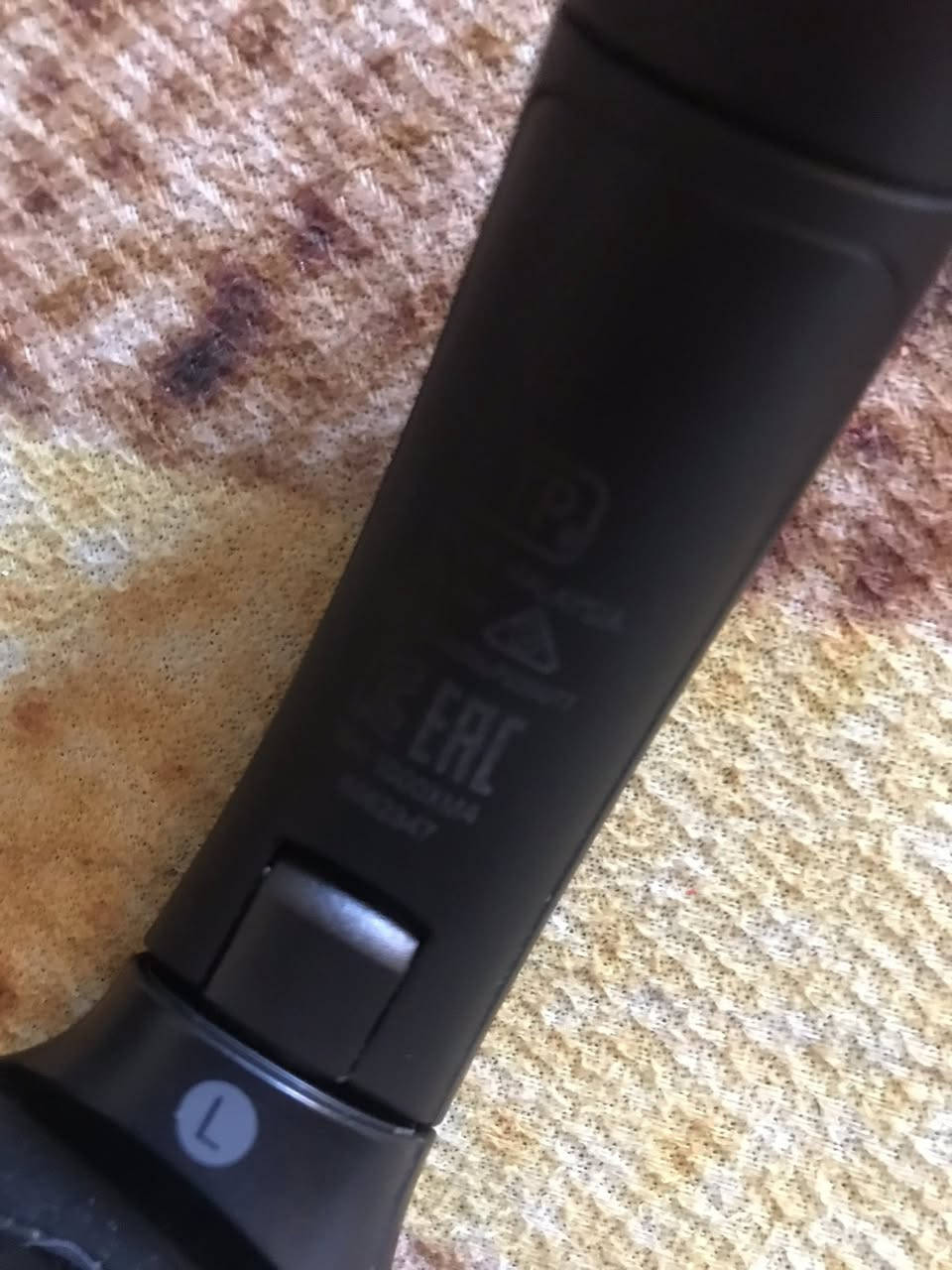 السلام عليكم
سوني WH-1000XM4 اخت الجديدة استعملتها ٤ مرات فقط خلال السفر خدش مابيها لابالبدي ولا بالجلد جديدة على ايدي من الشركة مع كامل ملحقاتها  
سعرها ١٨٥ الف 
***********
