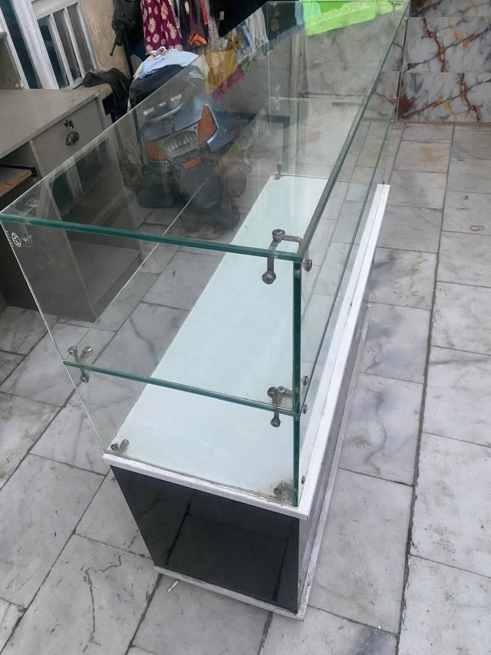سلام عليكم
لبيع بسعر مناسب 
العنوان بغداد الحرية 
***********
