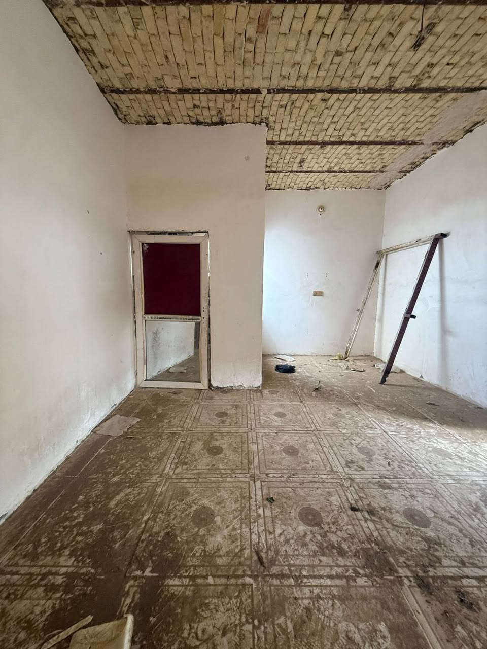 يالله سلام عليكم
بيت زراعي مساحه 200عوزه نواقص قليله بسديناويه بشارع مستوصف مقابيل الملعب يحتوي ع غرفتين وصاله ومطبخ وصحيات واستقبال مكامله سعره 37وبيه مجال وينباع اقصاد شراي تفضل خاص وتدلل ***********
