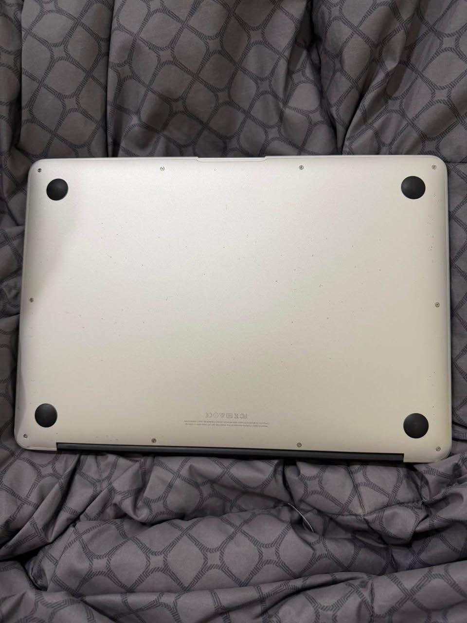 للبيع MacBook Air 2017 امريكي بحالة جيدة 

• شاشة 13 إنج
• معالج Intel Core i7 بسرعة 2.2GHz
• رام 8GB DDR3
• كارت شاشة Intel HD Graphics 6000
• نظام macOS Monterey
• البطارية Condition: Normal
• Cycle Count: 612
• الجهاز شغال ممتاز بدون مشاكل وبي ضربة بسيطة على الجانب ما مأثرة على شي
• ويا الشاحن الاصلي

السعر: 350 الف
مكاني:اربيل-موصل أربيل, العراق


**إذا كنت صاحب هذا الإعلان وتريد حذفه لأي سبب، رجاءا أرسل رسالة إلى الدعم الفني**