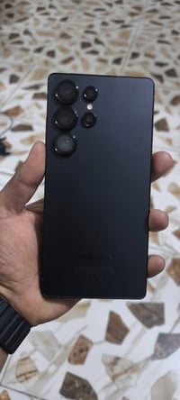 للبيع Samsung Galaxy S25 Ultra سعة التخزين: 256 جيجابيت الرام: 12 جيجا...