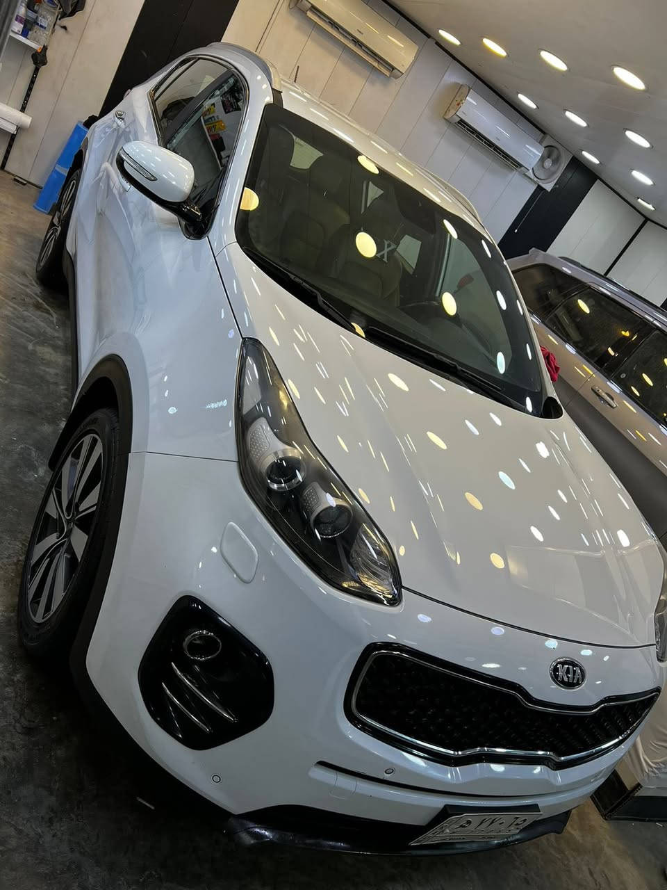 كيا سبورتاج 2019 خليجي
رقم بغداد
ماشيه110كيلو 
محرك دوش 2000 مواصفات خليجيه
الاضرار 
جزء جاملغ خلفي موضح بالصوره مصلح كامل
كذلك باب بصف السايق مبدله بباب جديد نتيجه ثقب بالباب القديم (موجود الباب القديم)
السياره كامله ونظيفه جاهزه 
السعر 180 ورقه
مكانهه البلديات السياره باسمي 
سنويه جديده وتحويل ثاني يوم
للتواصل على الرقم
***********
